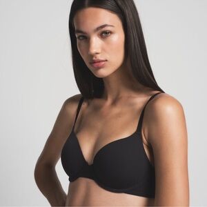 SKIMS Fits Everybody T-Shirt Demi Bra 36B Onyx NWT